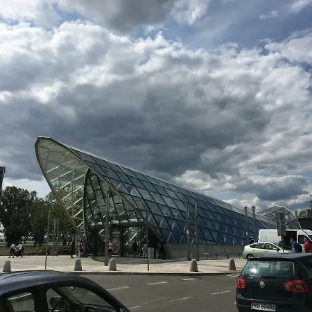 Design West Station בית אירוח ורשה